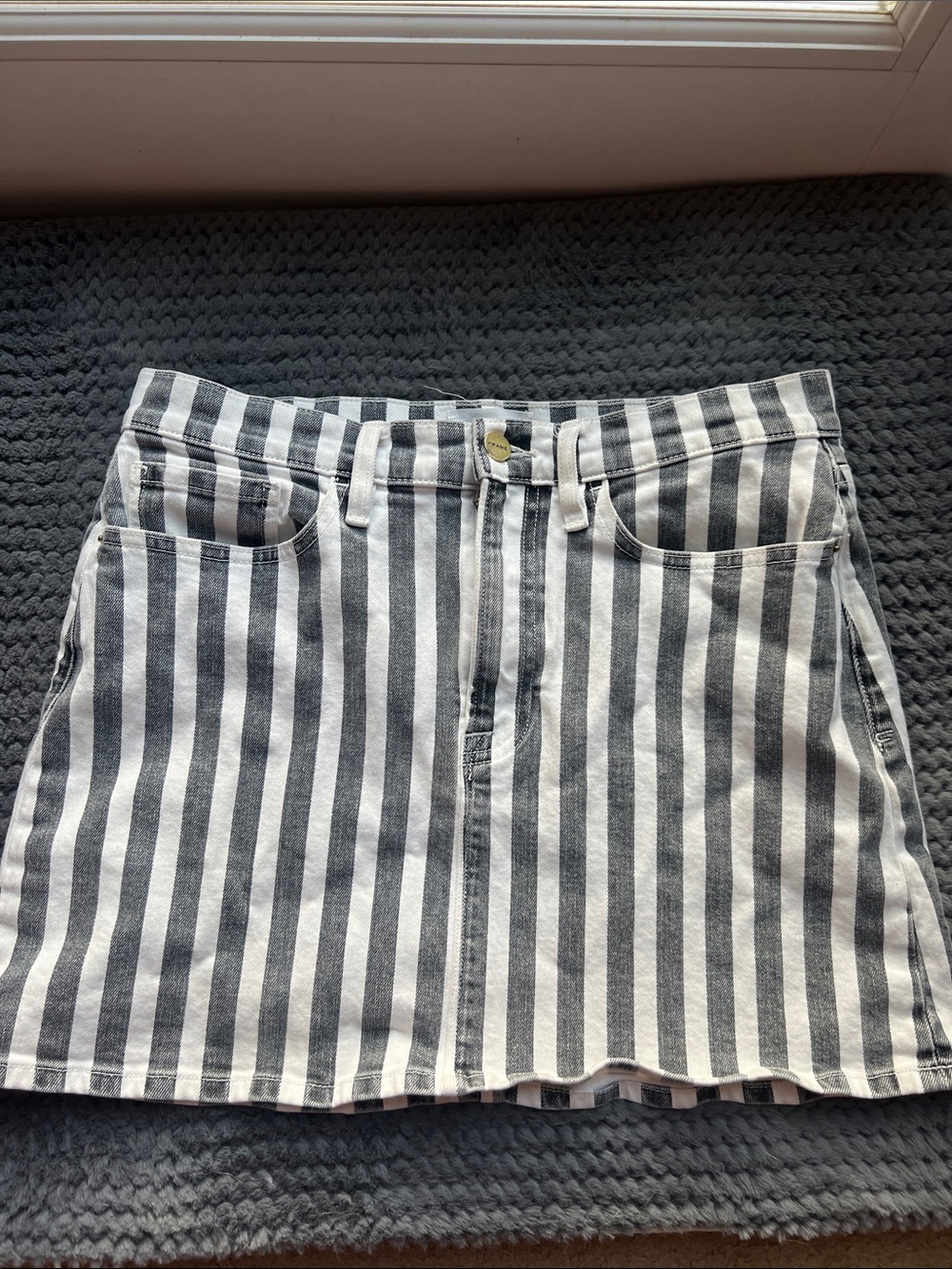 Frame mini skirt